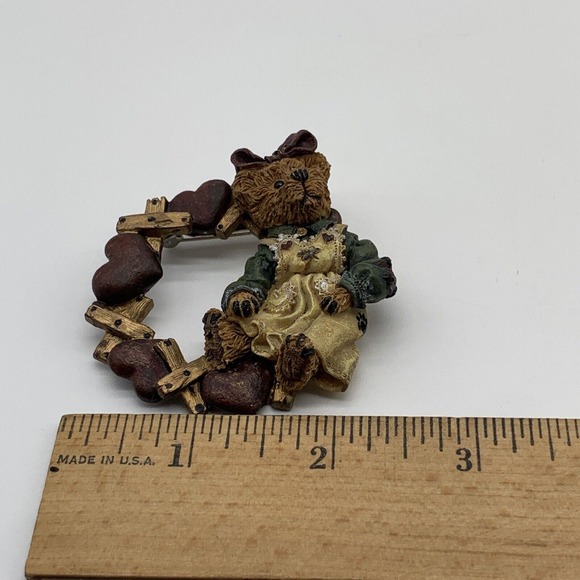Vintage Boyd's Bear Heart Hugs and Kisses Wreath Pin Brooch Valentine's Day - Picture 7 of 8